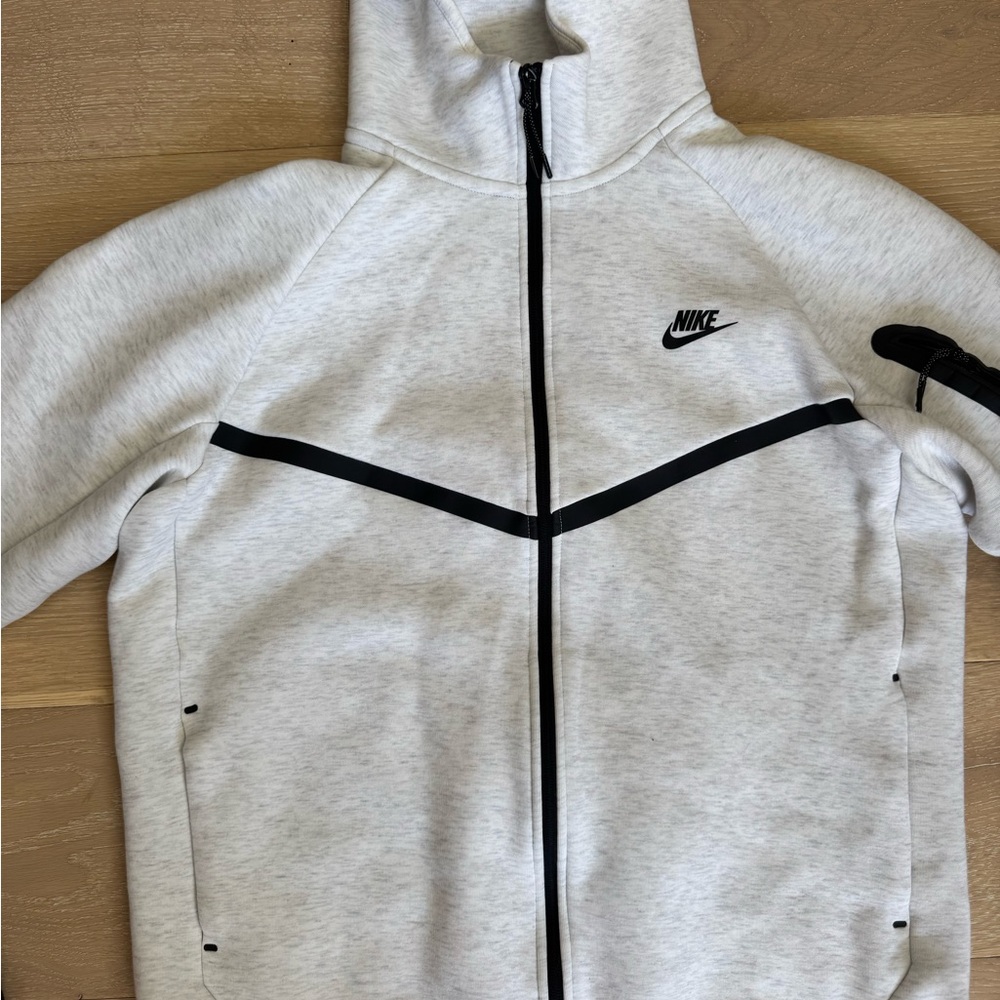 Nike Light Gray Zip-Up Jacket with Black Details